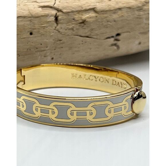 Halcyon Days Chain Cream & Gold Hinged Bangle - Picture 9 of 16